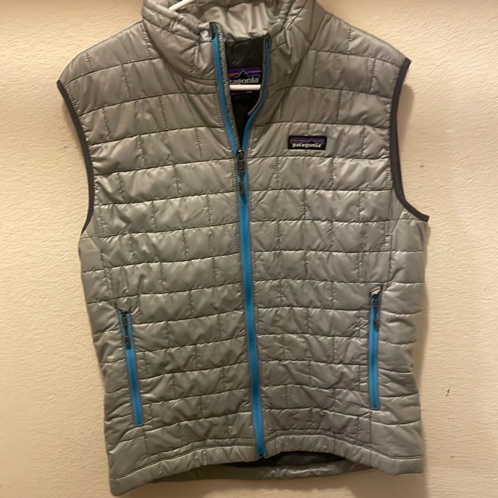 Patagonia Silver and Blue Vest Size Medium